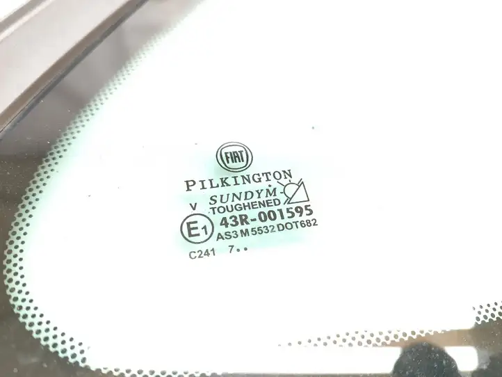 Fiat 500 (2015 - ) 43R001595 Заднее боковое стекло — фото 3