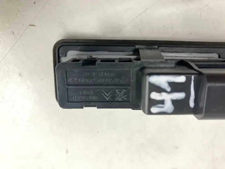 Citroen C4 Grand Picasso (2013 - 2016) 95835T02 Кнопка закрытия крышки багажника — фото 2