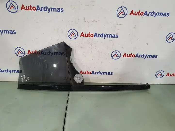 BMW 5 GT F07 (2010 - 2017)  51357197885 Маленькое стекло 