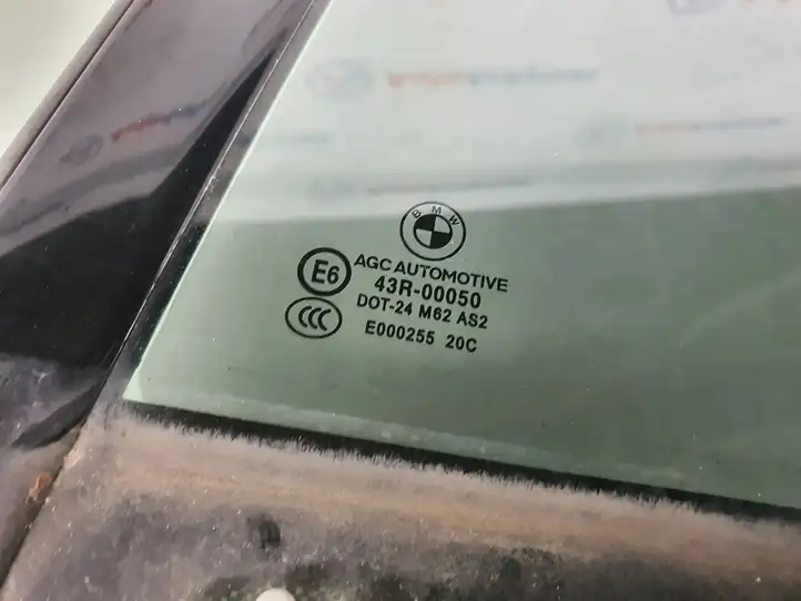 BMW 5 GT F07 (2010 - 2017)  51357197885 Маленькое стекло 