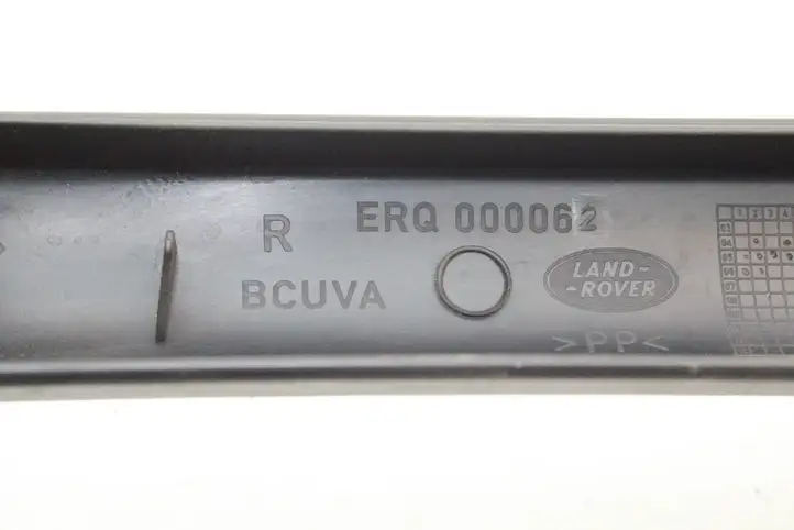Land Rover Discovery 3 - LR3 (2004 - 2009) ERQ000062 Задняя боковая обшивка салона — фото 9