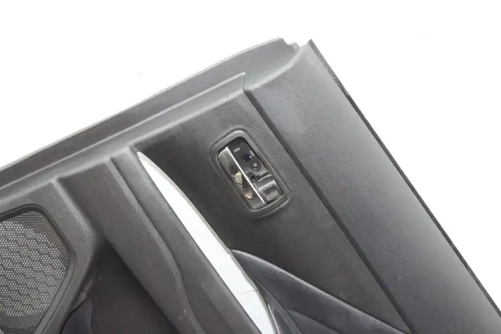 Mitsubishi Outlander (2018 - 2021) Обшивка задней двери — фото 2
