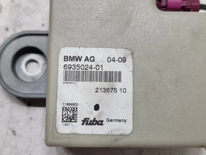 BMW 5 E60 E61 (2004 - 2010) 693502401 Усилитель антенны — фото 4