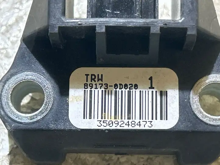 Toyota Yaris (2005 - 2009) 891730D020 Датчик удара SRS — фото 3