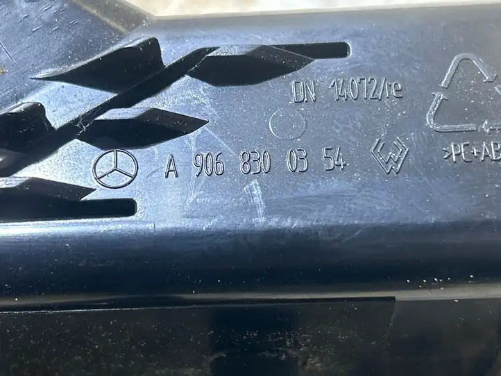 Mercedes-Benz Sprinter W906 (2006 - 2018) A9068300354 Боковой воздушный дефлектор — фото 3