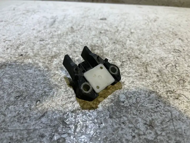 Toyota Yaris (2005 - 2009) 891730D020 Датчик удара SRS — фото 2