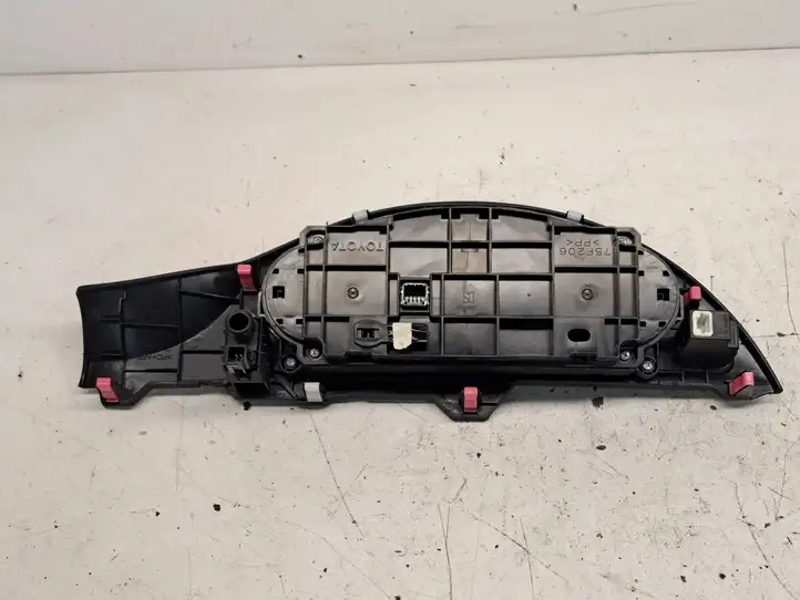 Toyota Yaris (2014 - 2019) 75F206 Блок управления климат-контролем — фото 2