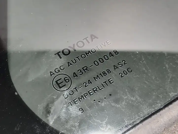 Toyota Avensis T270 (2009 - 2012) As2 Форточка двери — фото 2