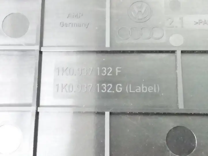 Volkswagen Golf VI (2009 - 2013) 1K0937132G Крышка ящика предохранителей — фото 2