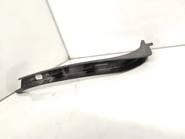 Ford Focus (2011 - 2015) BM51A247B56AEW Облицовка заднего бокового стекла — фото 3