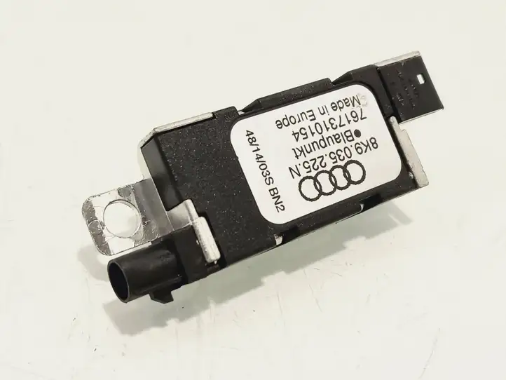 Audi A4 S4 B8 8K (2011 - 2015) 8k9035225n Усилитель антенны — фото 1