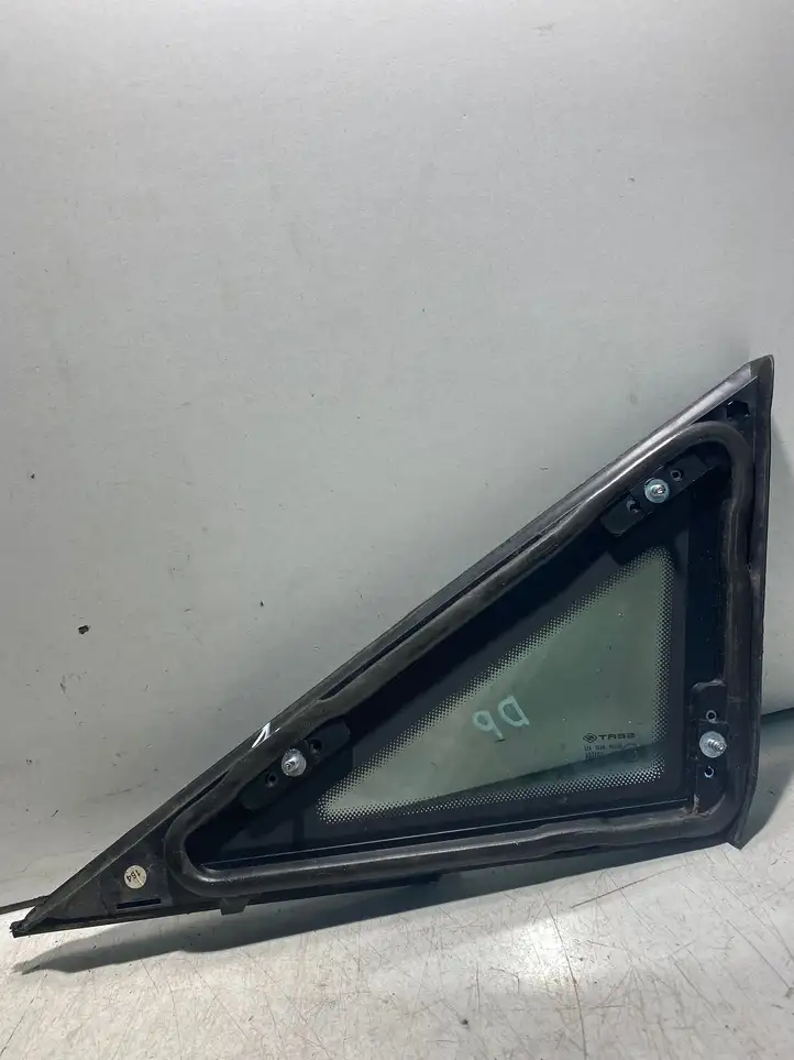 Seat Ibiza III (6L) (2002 - 2008) 6J0845412 Треугольное стекло кузова — фото 2