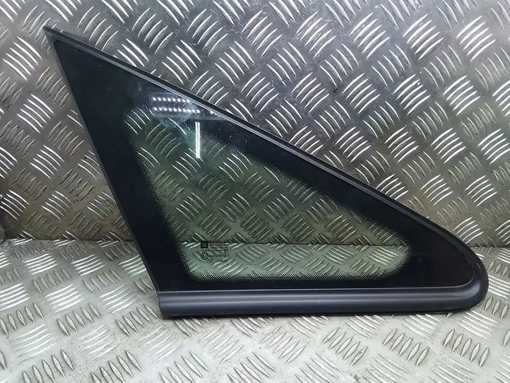 Opel Zafira B (2003 - 2006) 13123921 Треугольное стекло кузова — фото 1