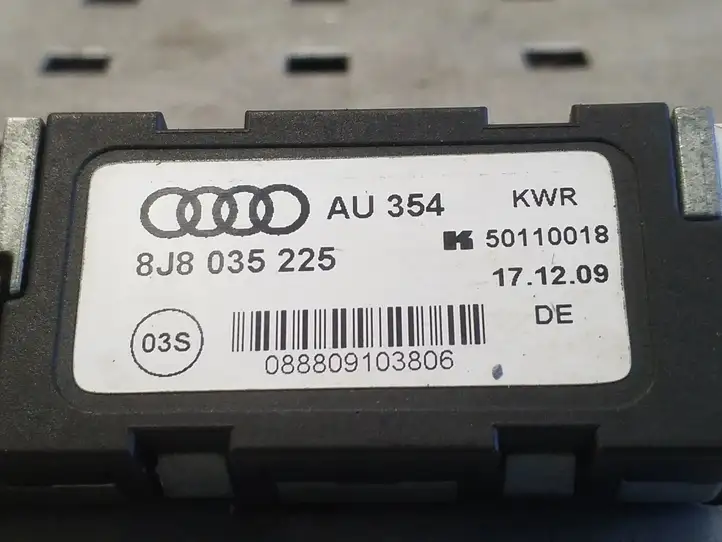 Audi TT TTS Mk2 (2006 - 2010) 8J8035225 Усилитель антенны — фото 2