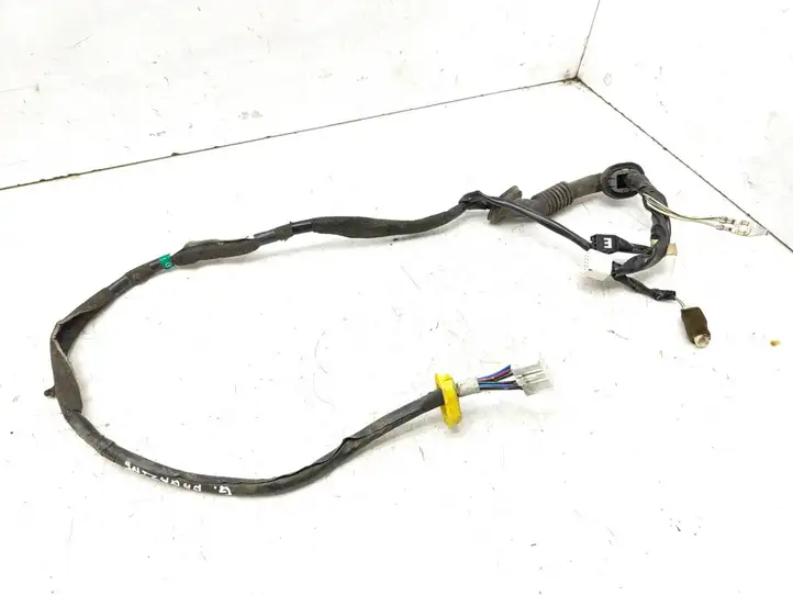 Toyota Previa (XR30, XR40) II (2000 - 2006) 8218428190 Жгут проводов крышки багажника — фото 3