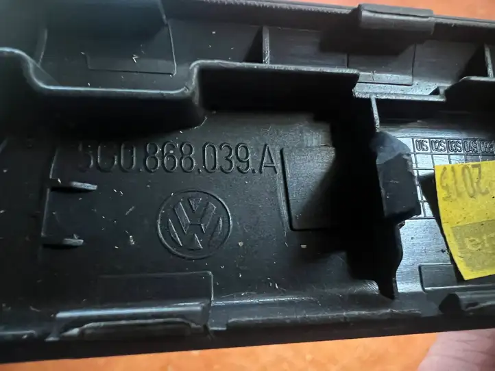 Volkswagen Golf VII (2013 - 2019) 5G0868039 Прочие детали салона — фото 2