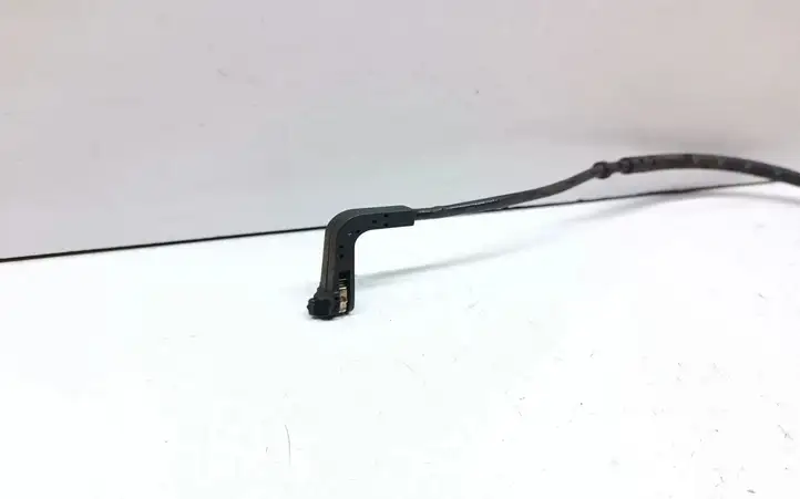 BMW 3 E90 E91 (2005 - 2012) Датчик износа тормозных колодок — фото 3