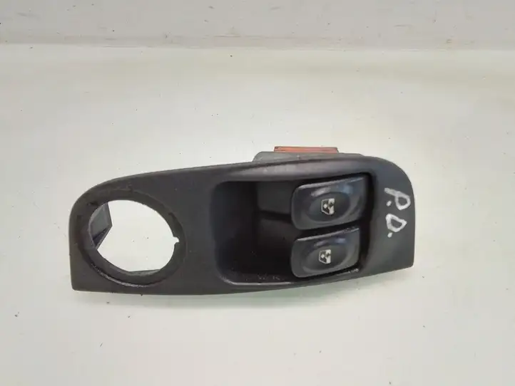 Renault Megane II (2002 - 2005) 8200181696 Блок кнопок стеклоподъемников — фото 1