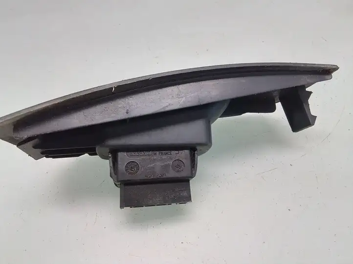 Renault Megane II (2002 - 2005) 8200181700 Блок кнопок стеклоподъемников — фото 3