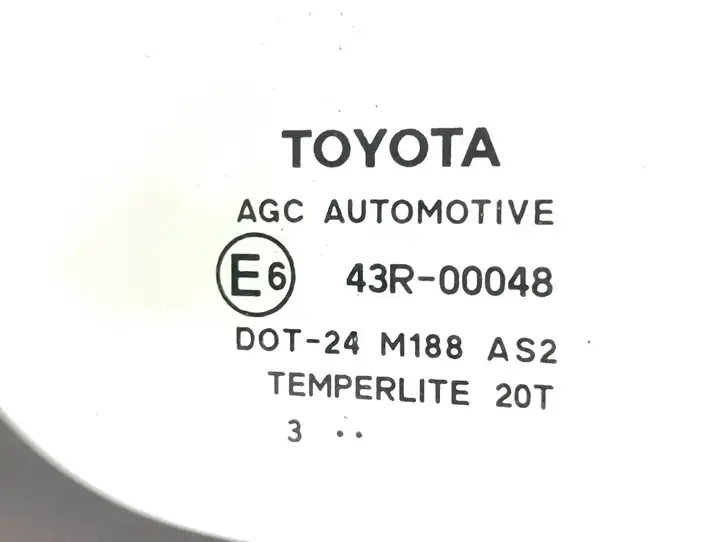Toyota Yaris (2012 - 2014) 43R00048 Заднее боковое стекло — фото 3
