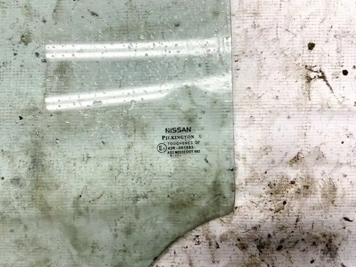 Nissan Note (E11) (2006 - 2014) 43R001583 Стекло задней двери — фото 3