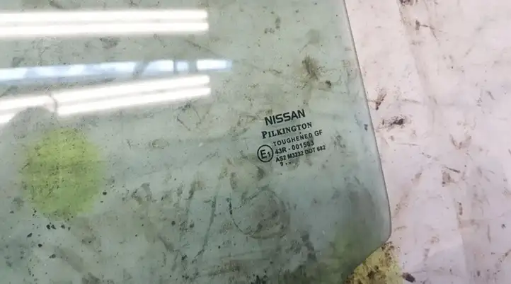 Nissan Note (E11) (2006 - 2014) Стекло задней двери — фото 2