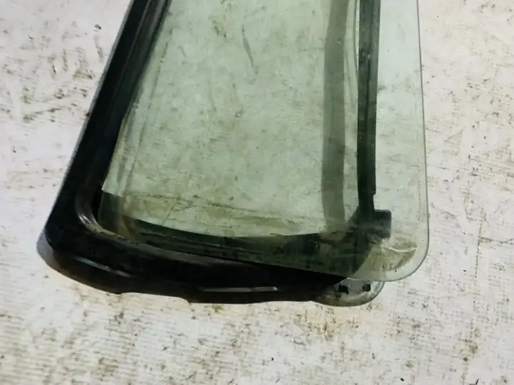 Mazda Demio (1996 - 2002) Форточка двери — фото 2