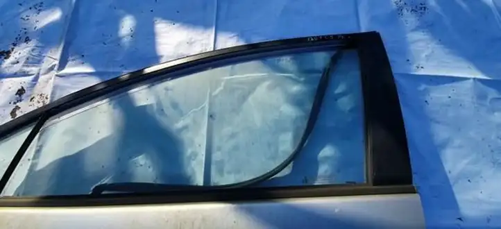 Toyota Corolla Verso AR10 (2004 - 2009) Стекло передней двери — фото 1