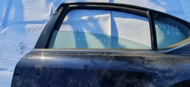 Lexus IS 220D-250-350 (2005 - 2010) melynos Стекло задней двери — фото 1