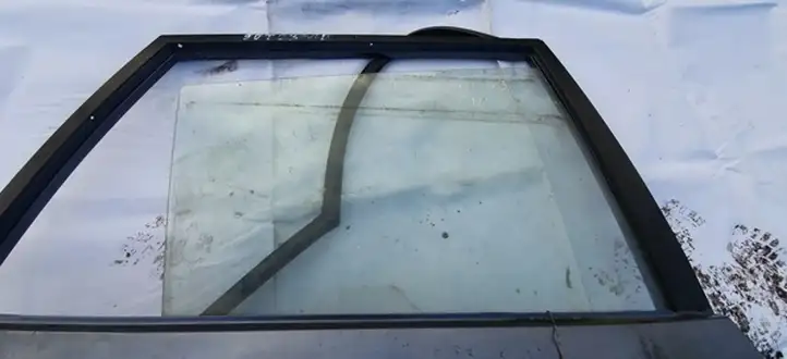 Toyota Corolla Verso E121 (2001 - 2004) Стекло задней двери — фото 1