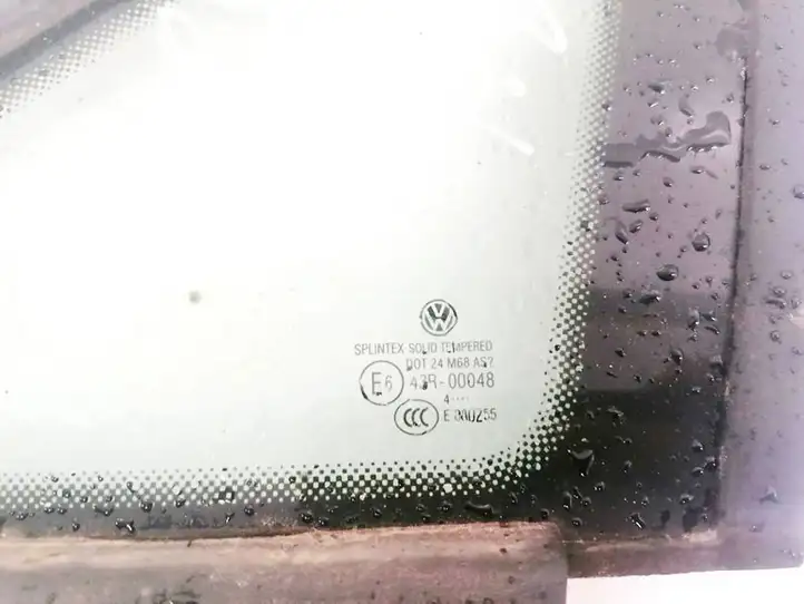 Volkswagen Touran I (2003 - 2010) Треугольное стекло кузова — фото 2