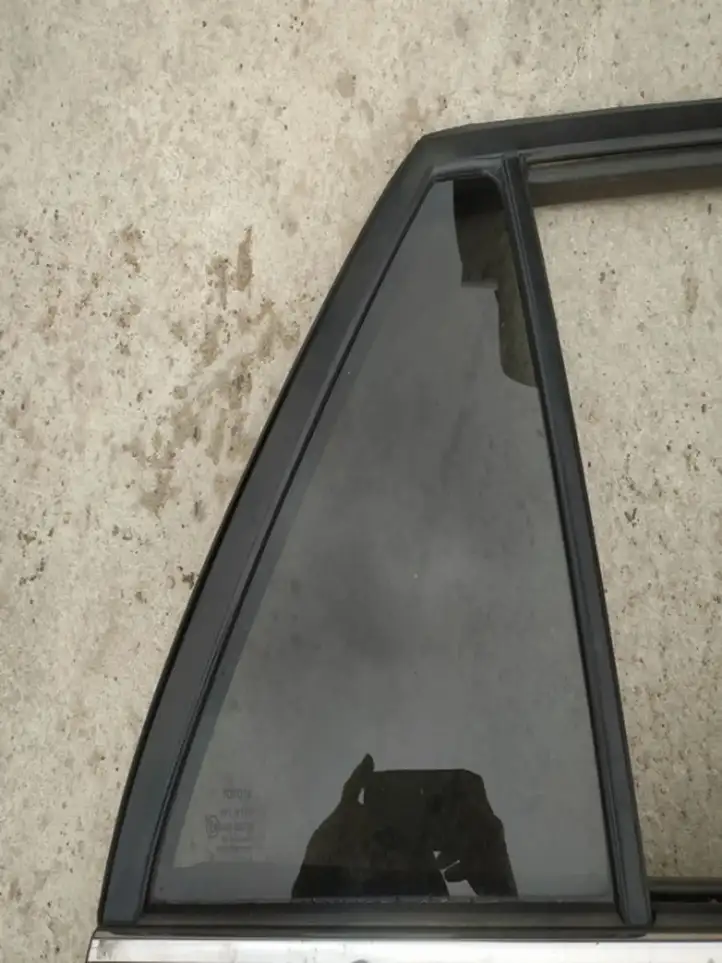 Toyota Avensis T250 (2006 - 2009) Форточка двери — фото 2