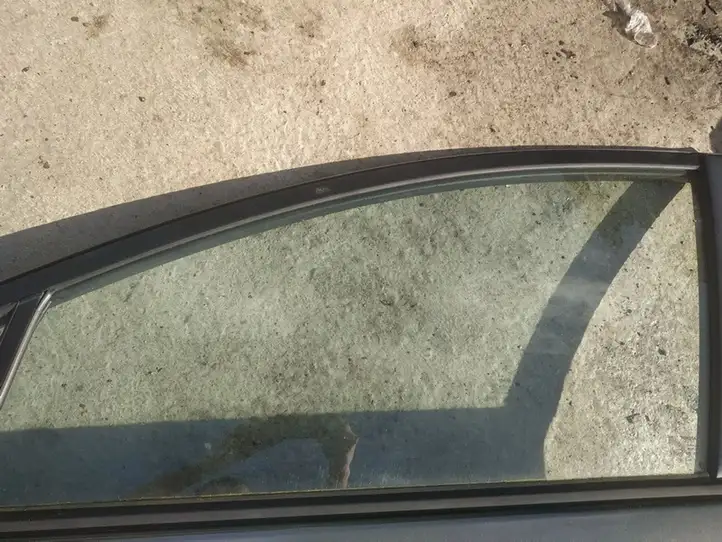 Toyota Corolla Verso AR10 (2004 - 2009) Стекло передней двери — фото 2