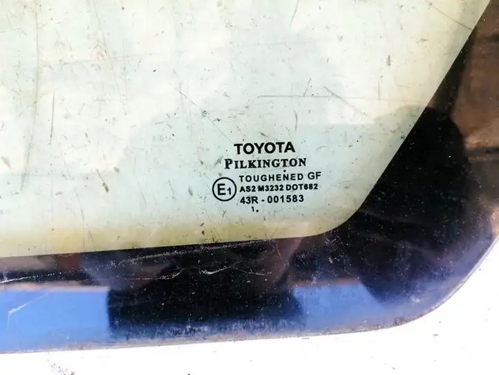 Toyota Corolla E120 E130 (2000 - 2004) Заднее боковое стекло — фото 2