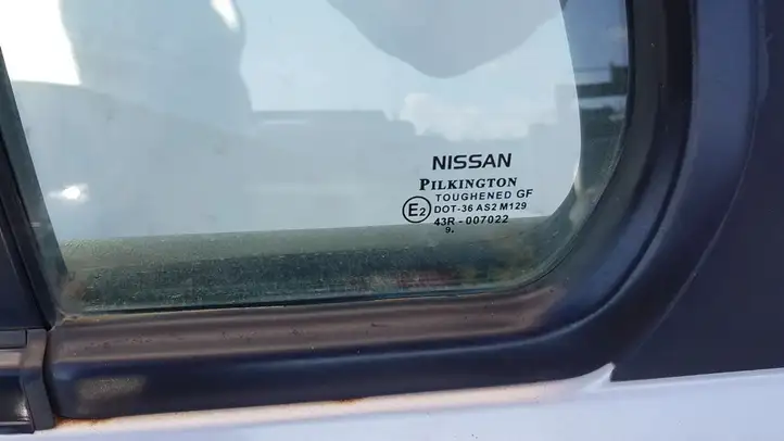 Nissan Primera (2000 - 2001) Форточка двери — фото 3