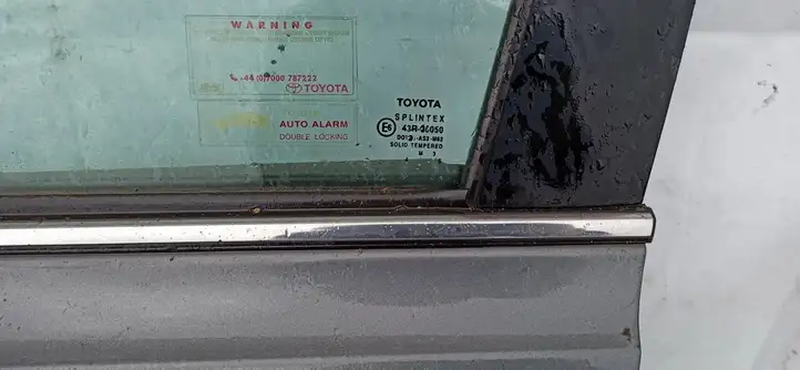 Toyota Avensis T250 (2003 - 2006) Pilka Стекло передней двери — фото 2