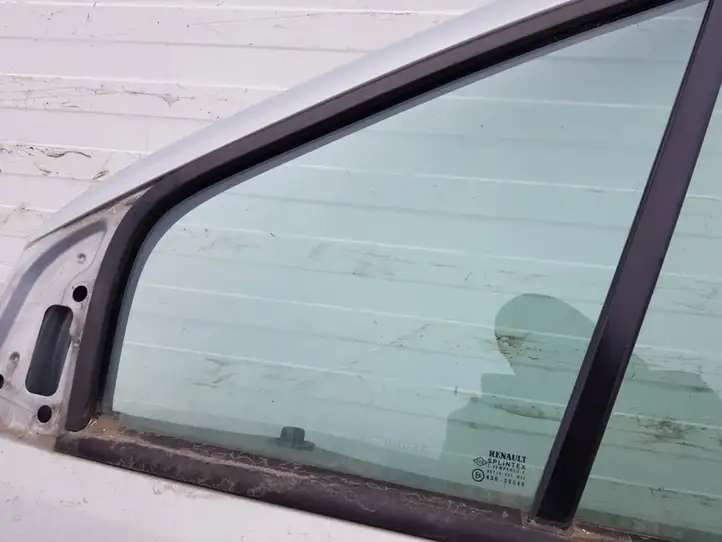Renault Scenic I (1996 - 2003) Форточка двери — фото 3