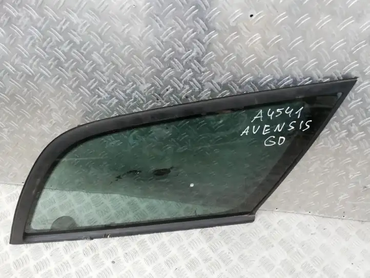 Toyota Avensis T220 (2000 - 2003) Заднее боковое стекло — фото 1
