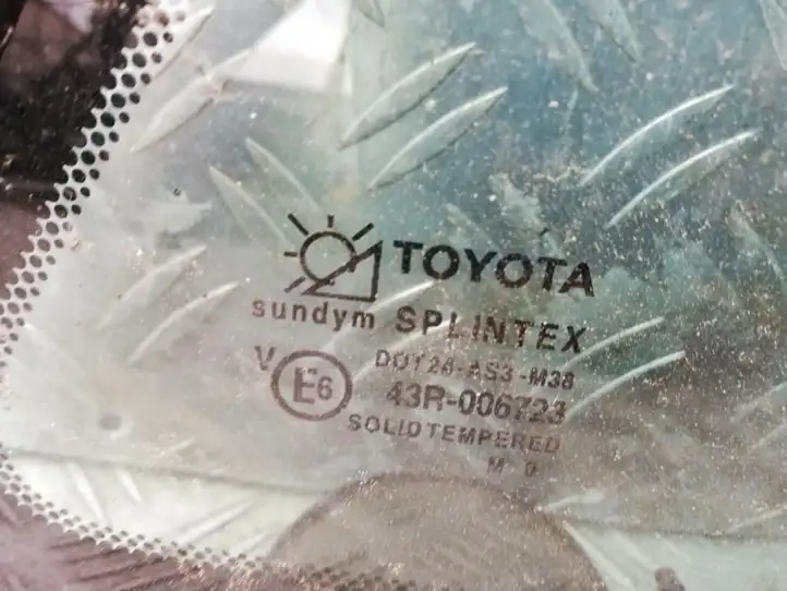 Toyota Avensis T220 (2000 - 2003) Заднее боковое стекло — фото 2