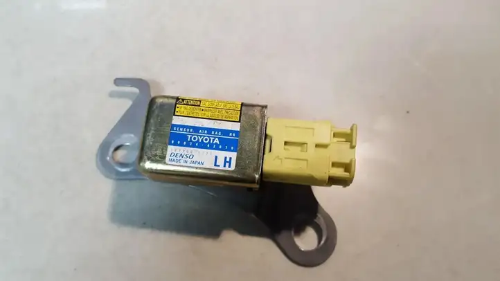 Toyota RAV 4 (XA20) (2000 - 2005) 8983442010 Датчик удара SRS — фото 1