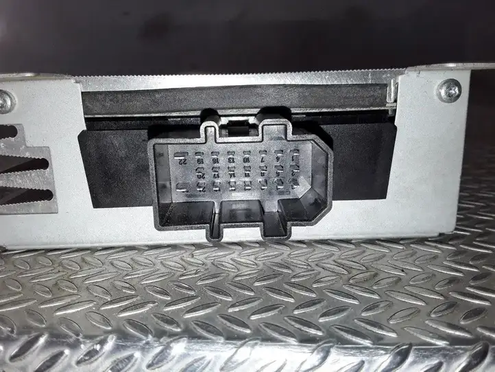 Audi A4 S4 B6 8E 8H (2000 - 2006) 8E5035223 Усилитель звука — фото 4