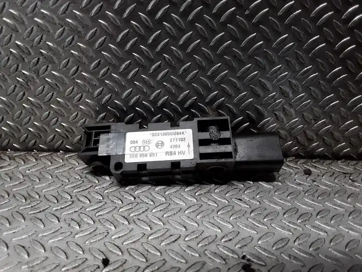 Audi A4 S4 B6 8E 8H (2000 - 2006) 8E0959651 Датчик удара SRS — фото 1