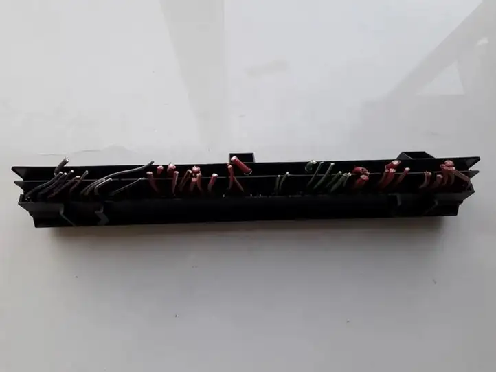 BMW 5 E39 (1996 - 2003) 61138366570 Блок предохранителей (комплект) — фото 2