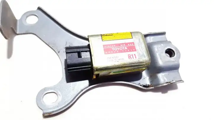 Toyota Yaris Verso (1999 - 2005) 8986052050 Датчик удара SRS — фото 1