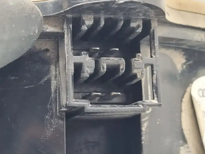 Audi A4 (2000 - 2006)  8E0035411 Громкоговоритель (громкоговорители) в задних дверях