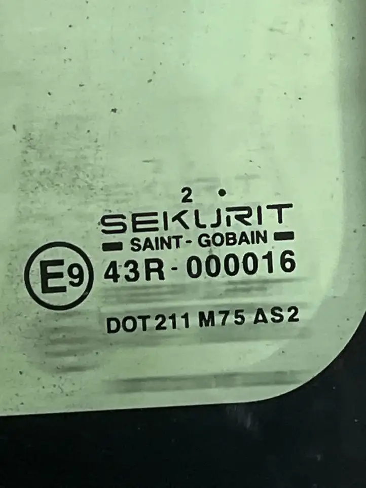 Citroen Berlingo (2003 - 2007) 43R000016 Стекло задней двери — фото 2