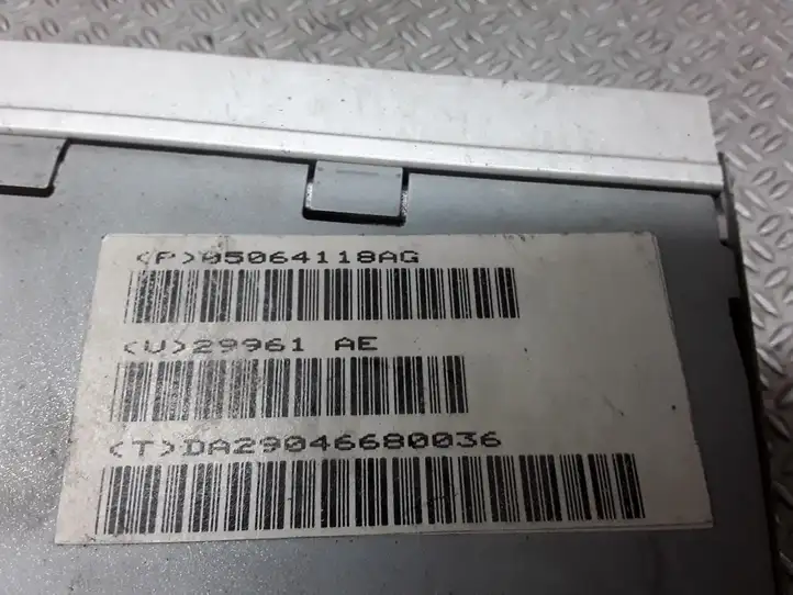 Dodge Caliber (2006 - 2012) 05064118AG Усилитель звука — фото 3