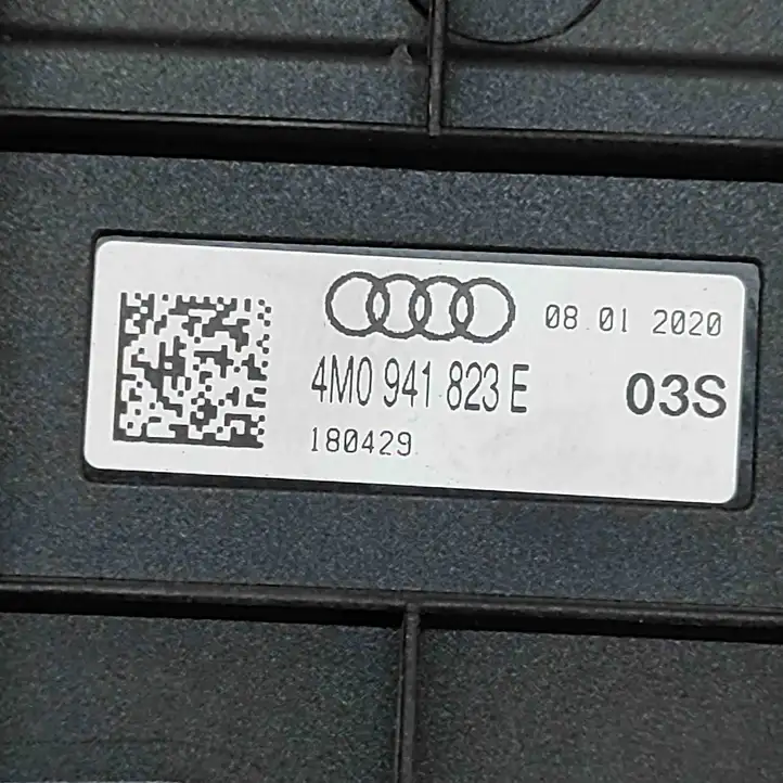Audi Q7 4M (2015 - ) 4M0941823E Реле выравнивания напряжения — фото 6