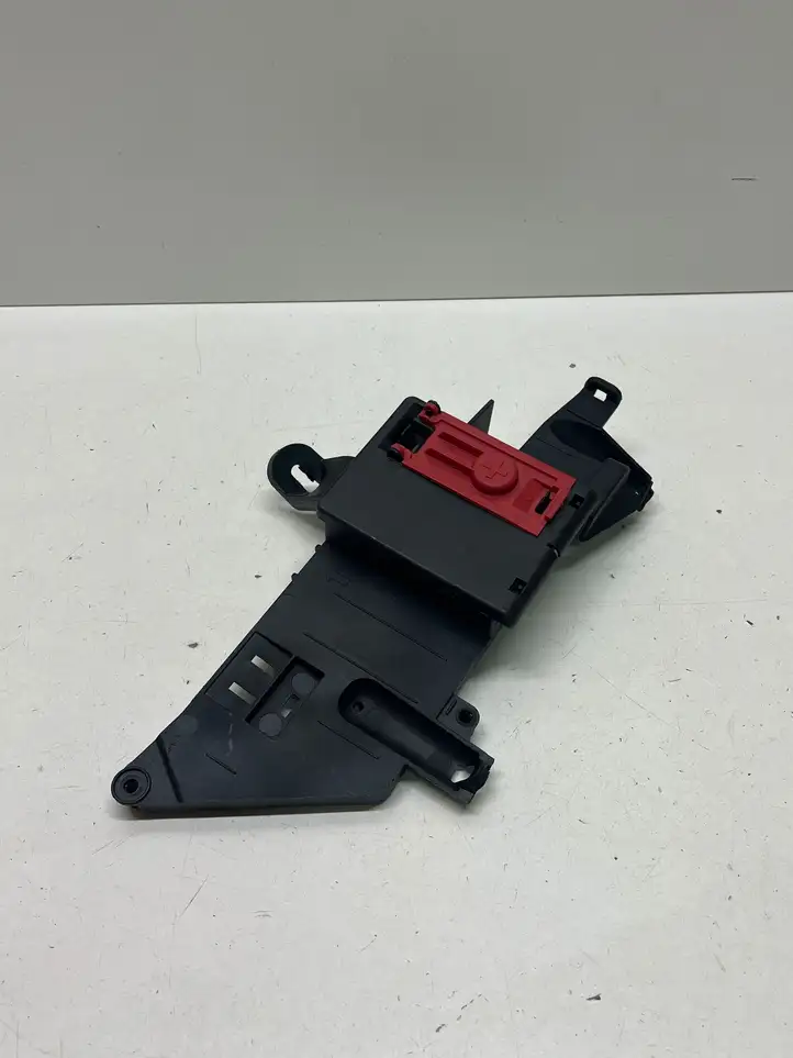 Audi RS Q8 (2019 - )  4M0941823E Реле выравнивания тока