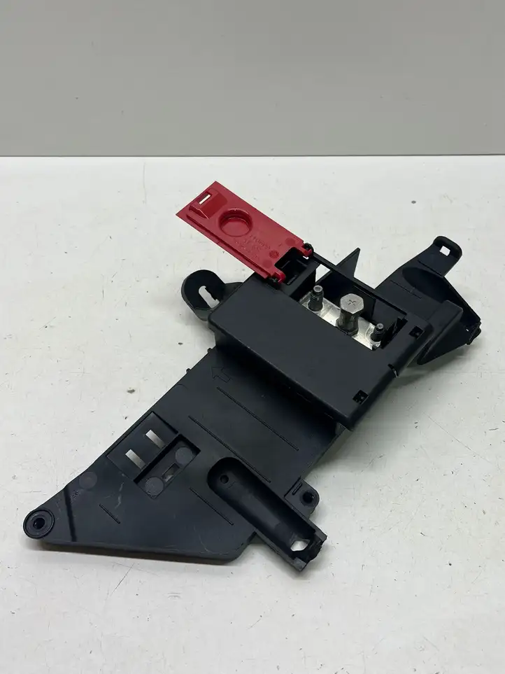 Audi RS Q8 (2019 - )  4M0941823E Реле выравнивания тока